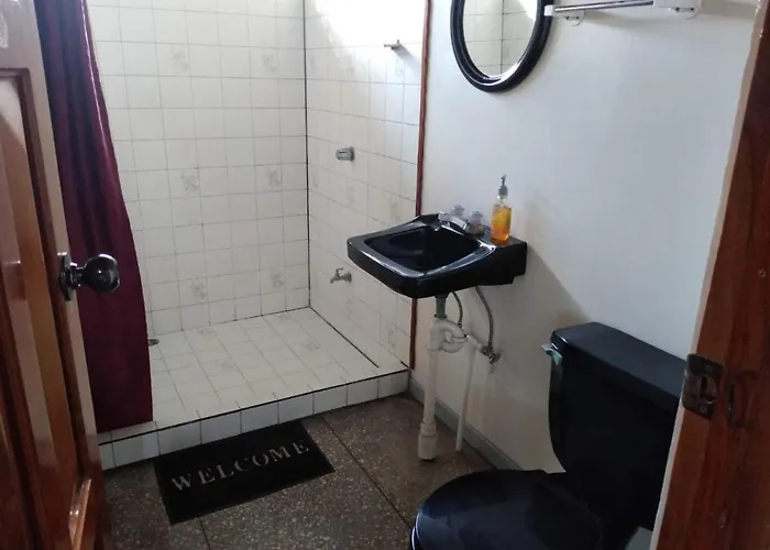 Cabinas El Jardin *