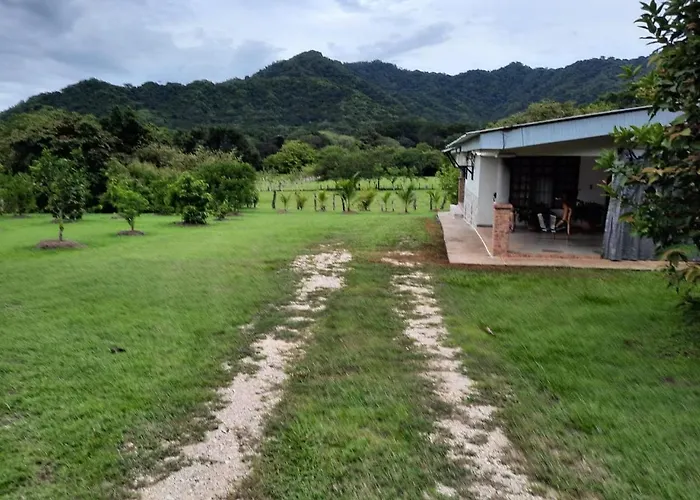 Cabinas El Jardin *